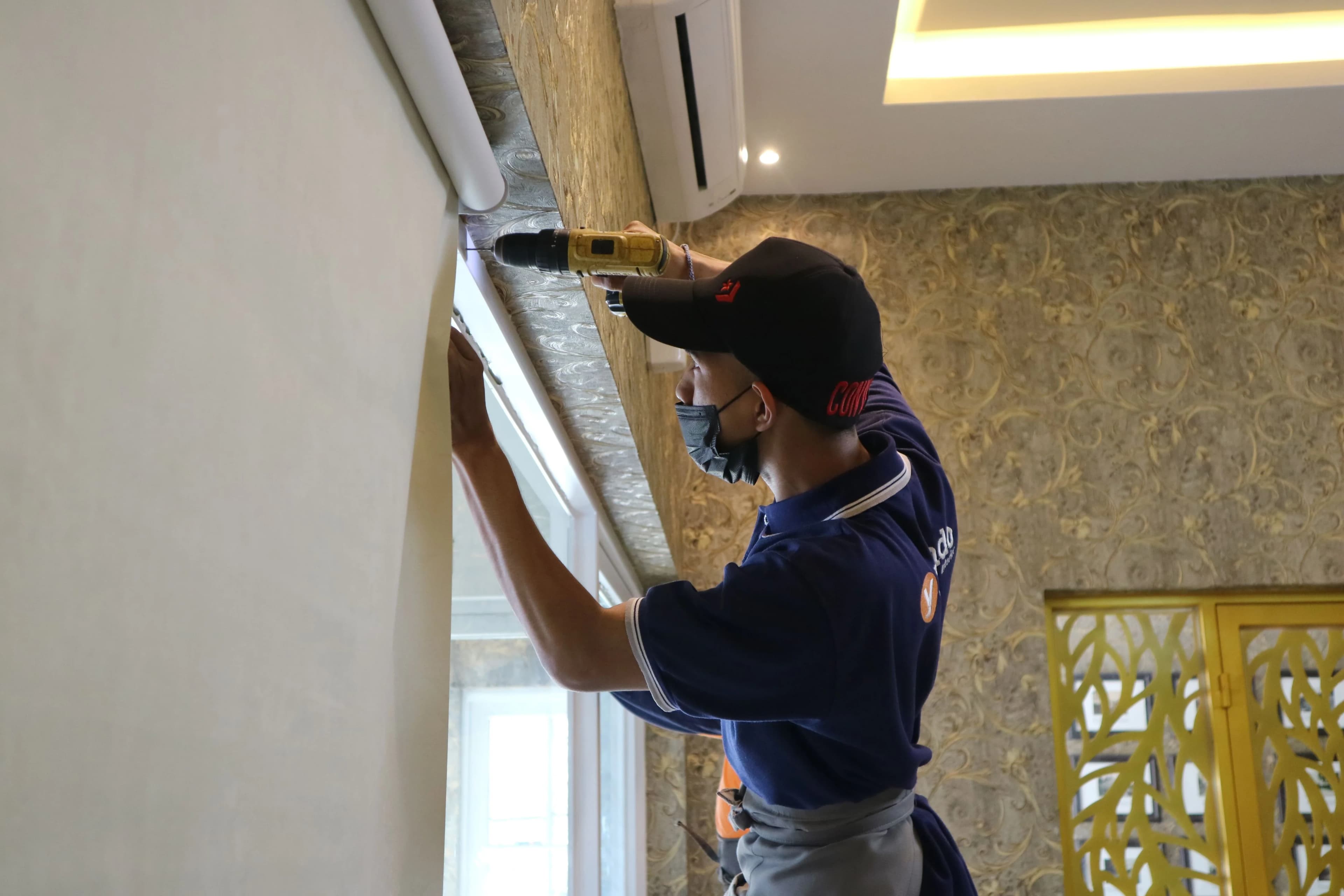 Blind Installation
